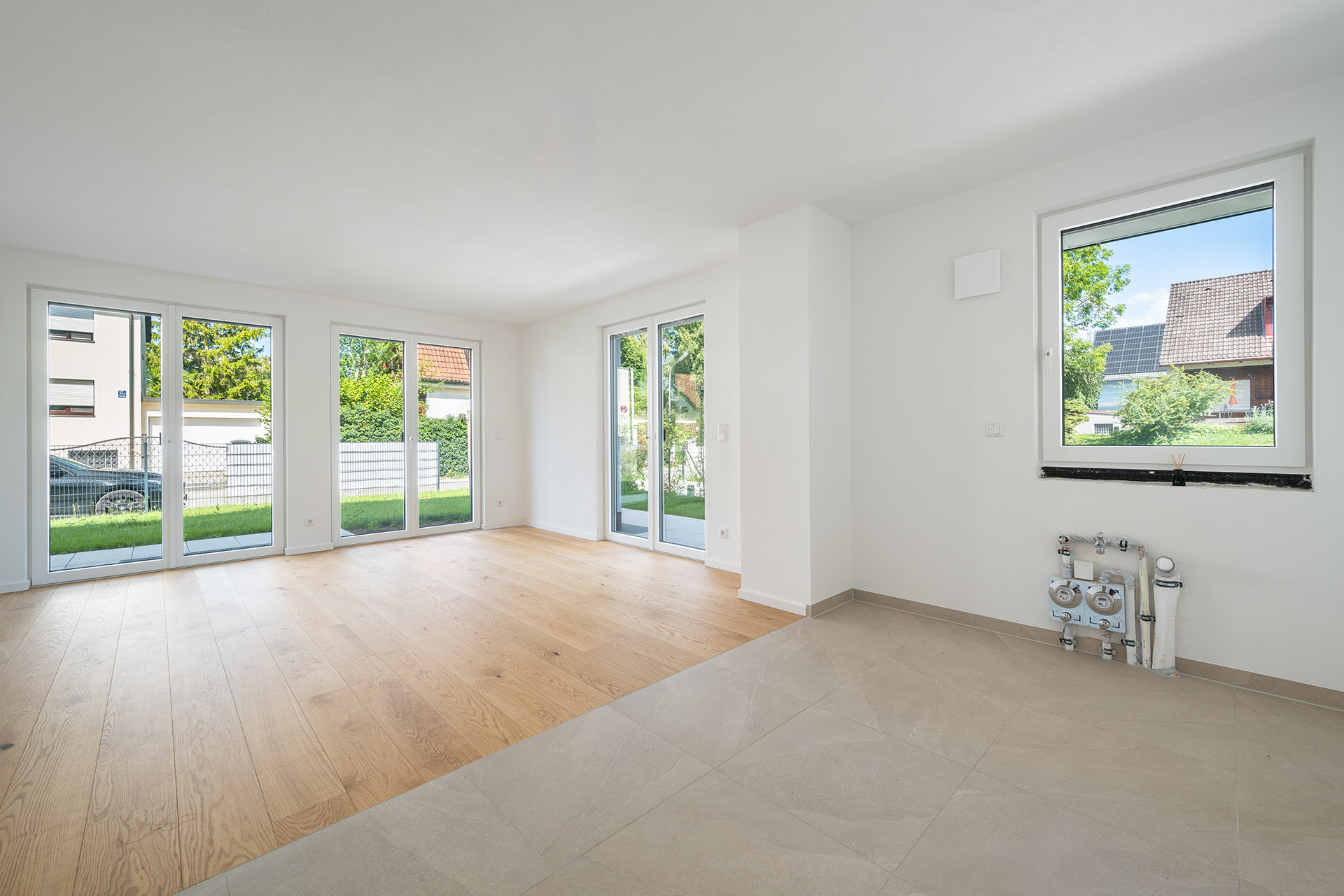 Wohnung A01 Wohnzimmer und off. Küche Wohnung A01 Wohnzimmer und off. Küche