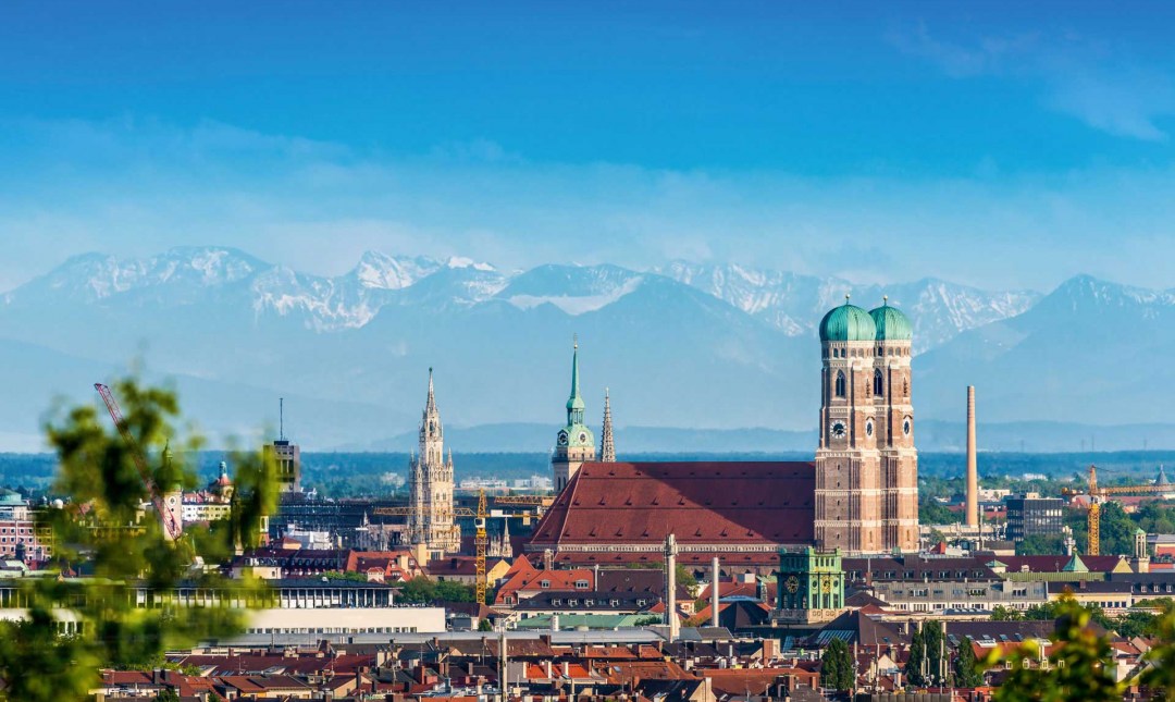 München mit Bergpanorama München mit Bergpanorama